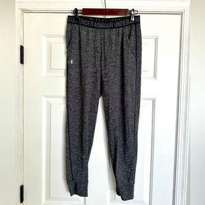 EUC Black Gray Under Armour HeatGear Loose Joggers Size Small S with pockets